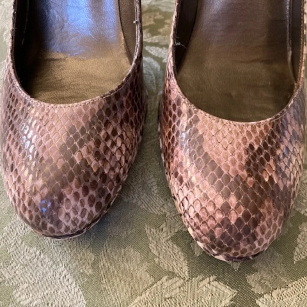 Stuart Weitzman Heels - Picture 4 of 9